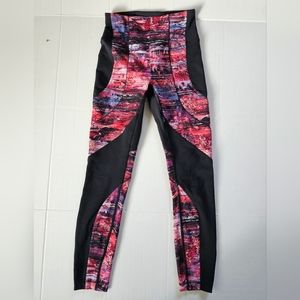 Woman's size 4 lululemon highwaisted leggings